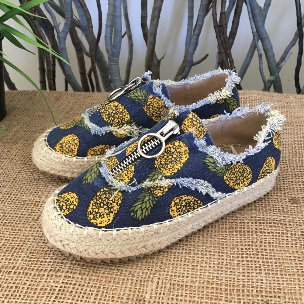 EUC Bakers Girl’s Pineapple Print Espadrilles Sneakers Size 11